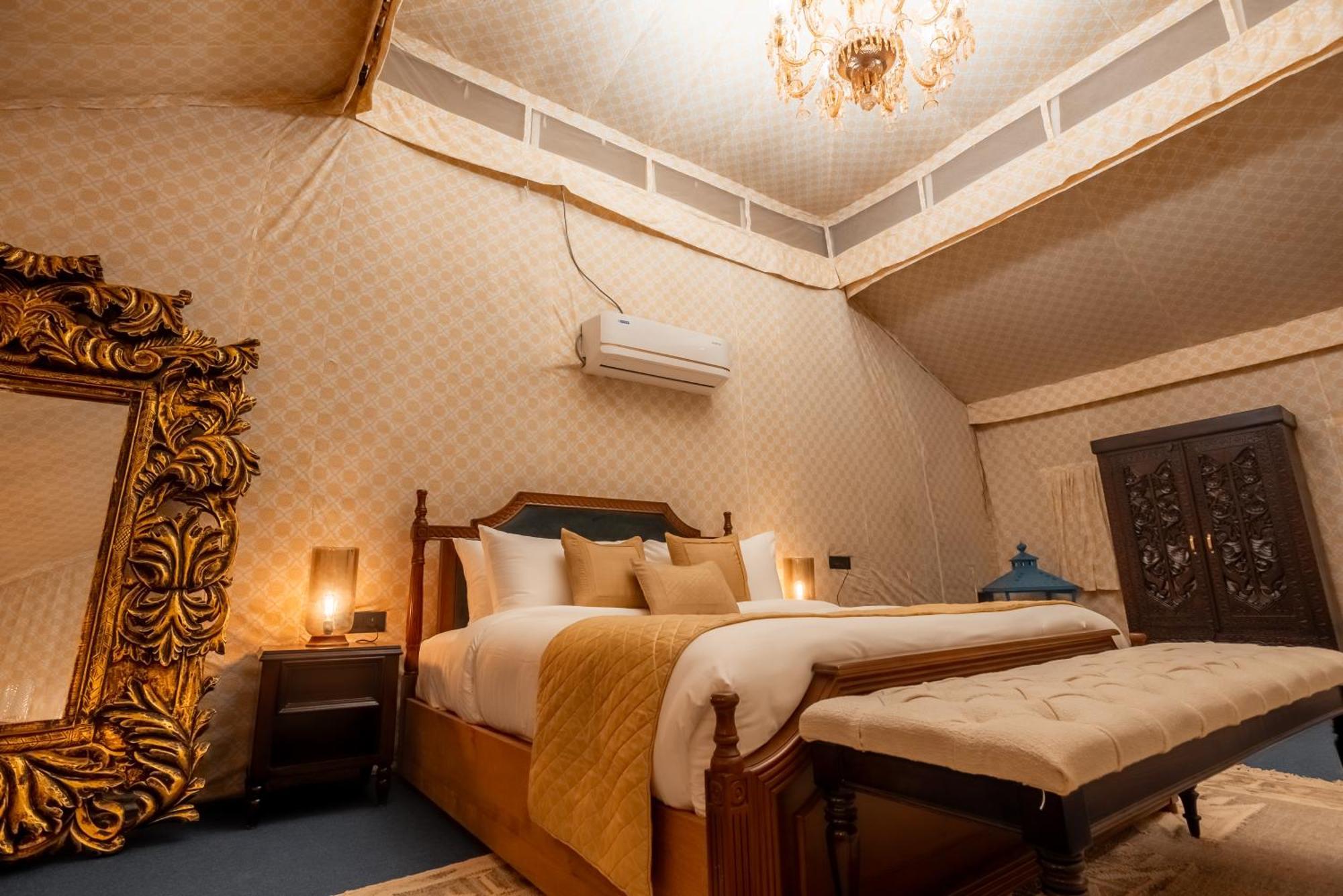 Vaani Greens Wildlife Resort, Kaziranga Kuthari Bilik gambar