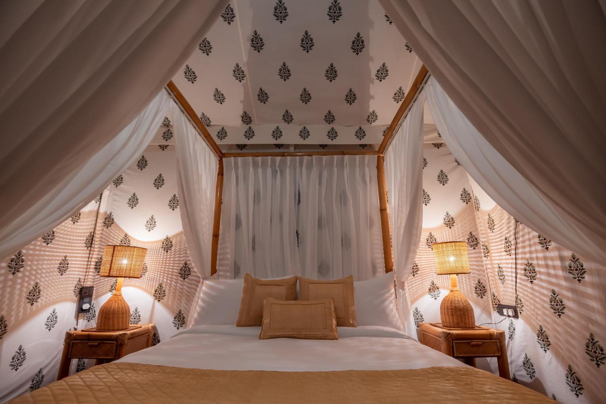 Vaani Greens Wildlife Resort, Kaziranga Kuthari Bilik gambar