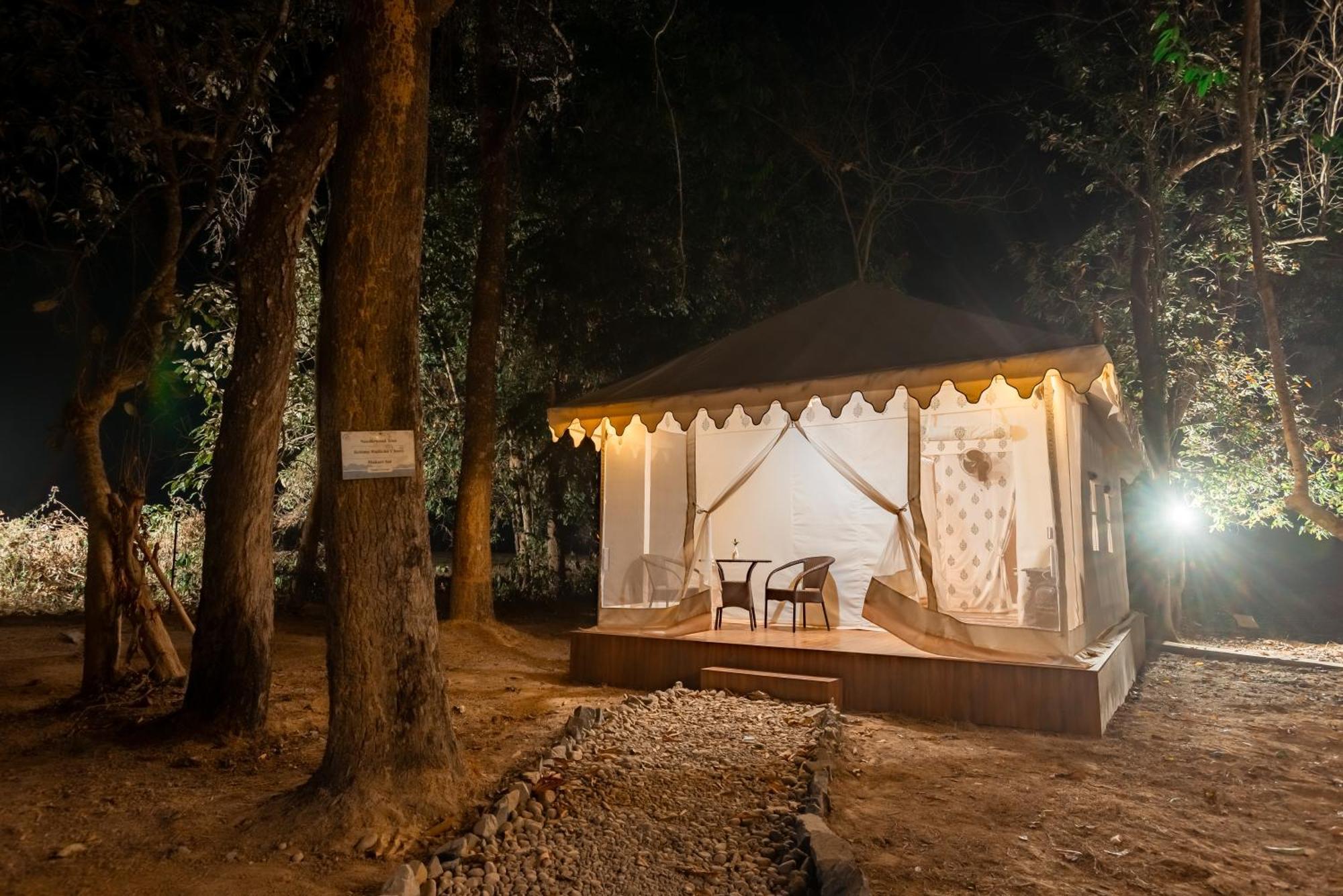 Vaani Greens Wildlife Resort, Kaziranga Kuthari Bilik gambar